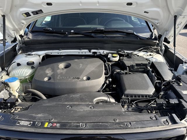 Used 2020 Volvo XC40 T5 R-Design w/ Protection Package AWD/4WD image 31