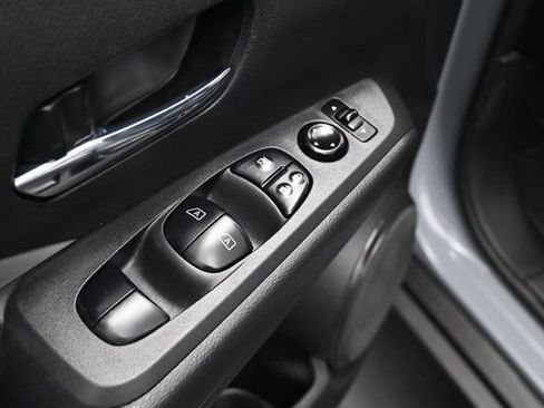 Used 2024 Nissan Kicks SR w/ SR Premium Package FWD image 28