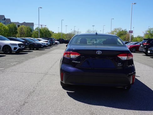 Used 2025 Toyota Corolla LE image 4