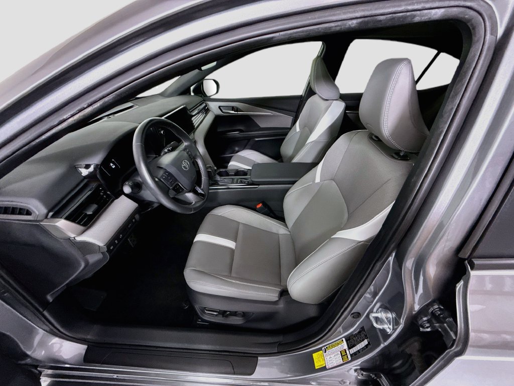 Used 2025 Toyota Camry SE w/ Multimedia Upgrade Package FWD image 19