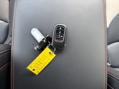 Used 2025 Honda Pilot TrailSport image 35