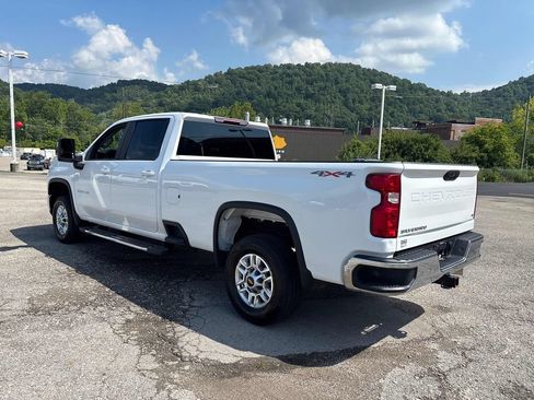 Used 2025 Chevrolet Silverado 2500 LT w/ Convenience Package AWD/4WD image 3