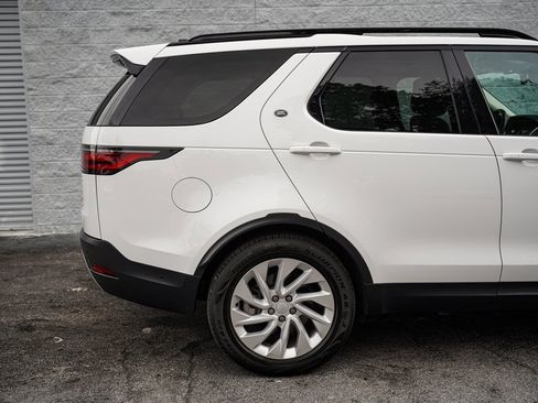 Used 2023 Land Rover Discovery S image 15
