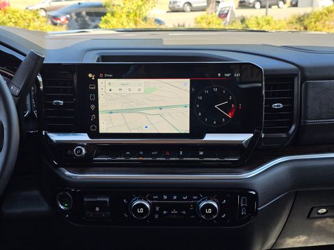 Used 2025 GMC Sierra 1500 SLT image 25