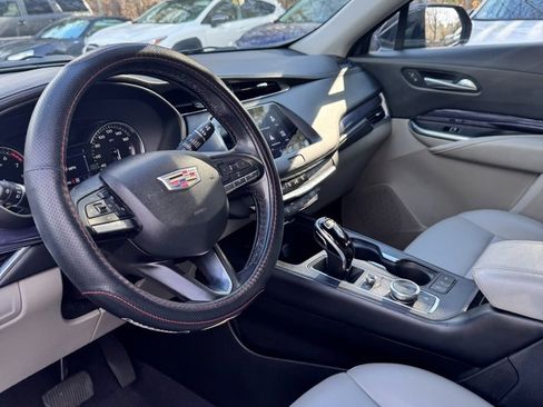 Certified 2023 Cadillac XT4 Luxury w/ Cold Weather Package image 16