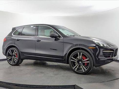 Used 2014 Porsche Cayenne Turbo AWD/4WD image 11