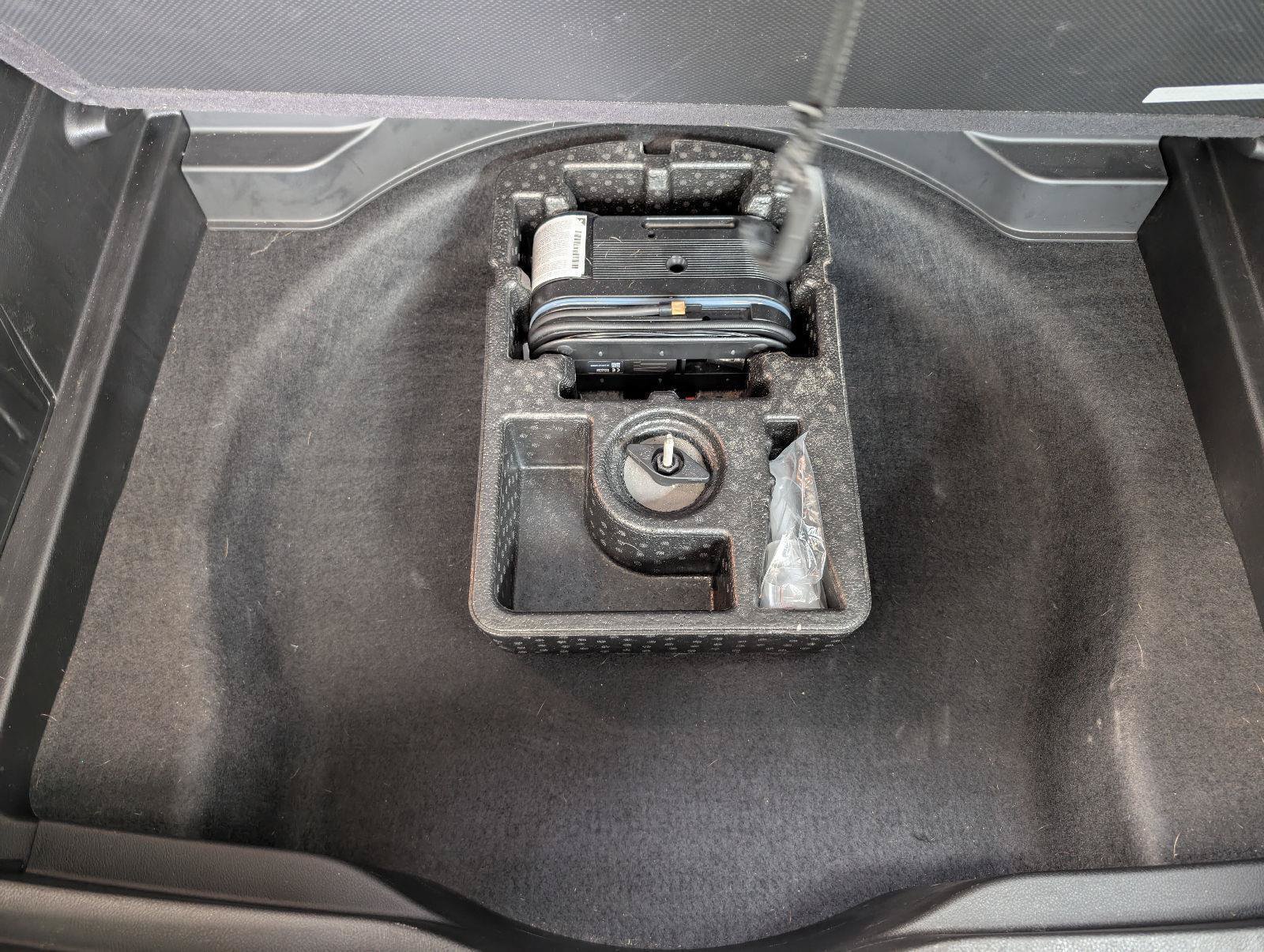 Used 2019 Jeep Cherokee Limited FWD image 45