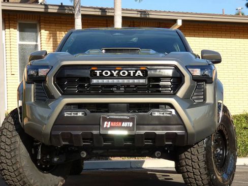 Used 2025 Toyota Tacoma TRD Sport image 19