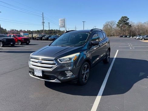 Used 2018 Ford Escape SEL image 3