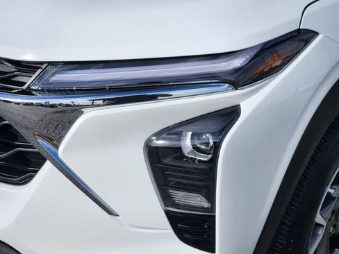 Used 2026 Chevrolet Trax LT w/ Sunroof Package image 9