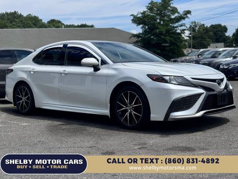 Used 2022 Toyota Camry XSE AWD/4WD image 3