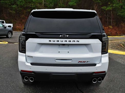 New 2026 Chevrolet Suburban RST image 7