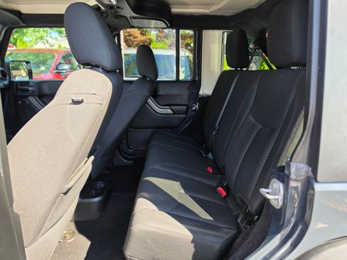 Used 2017 Jeep Wrangler Unlimited Sport w/ Quick Order Package 24S AWD/4WD image 24
