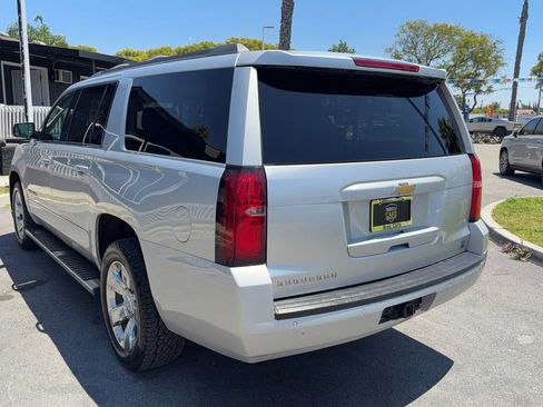 Used 2018 Chevrolet Suburban LT w/ LT Signature Package AWD/4WD image 6