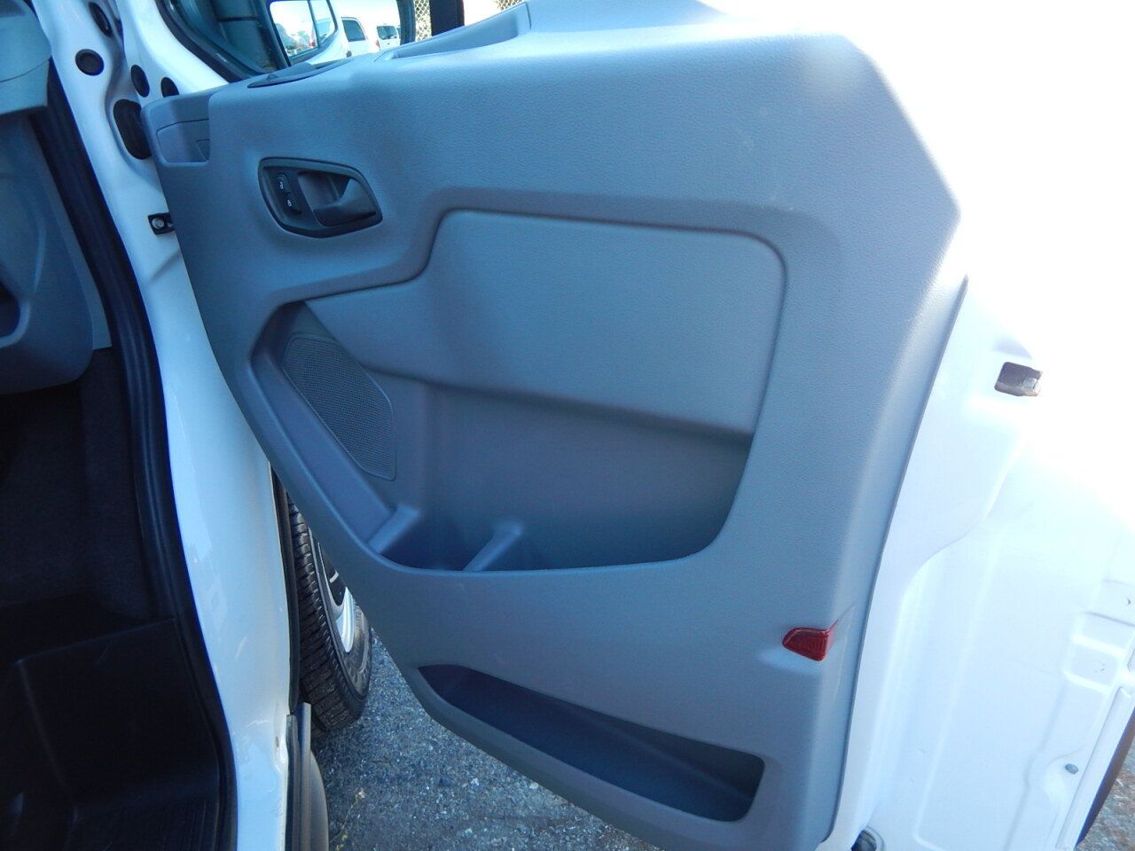 Used 2018 Ford Transit 350 XL RWD image 21