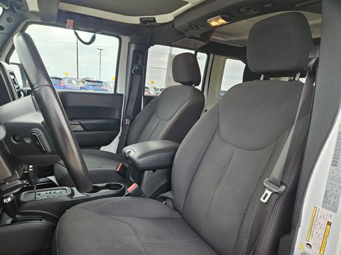 Used 2018 Jeep Wrangler Unlimited Sport S image 13