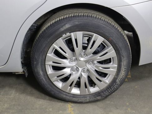 Used 2017 Toyota Corolla LE FWD image 39