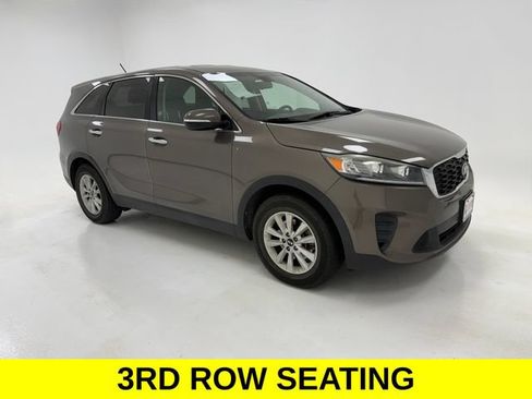 Used 2019 Kia Sorento FWD V6 image 1