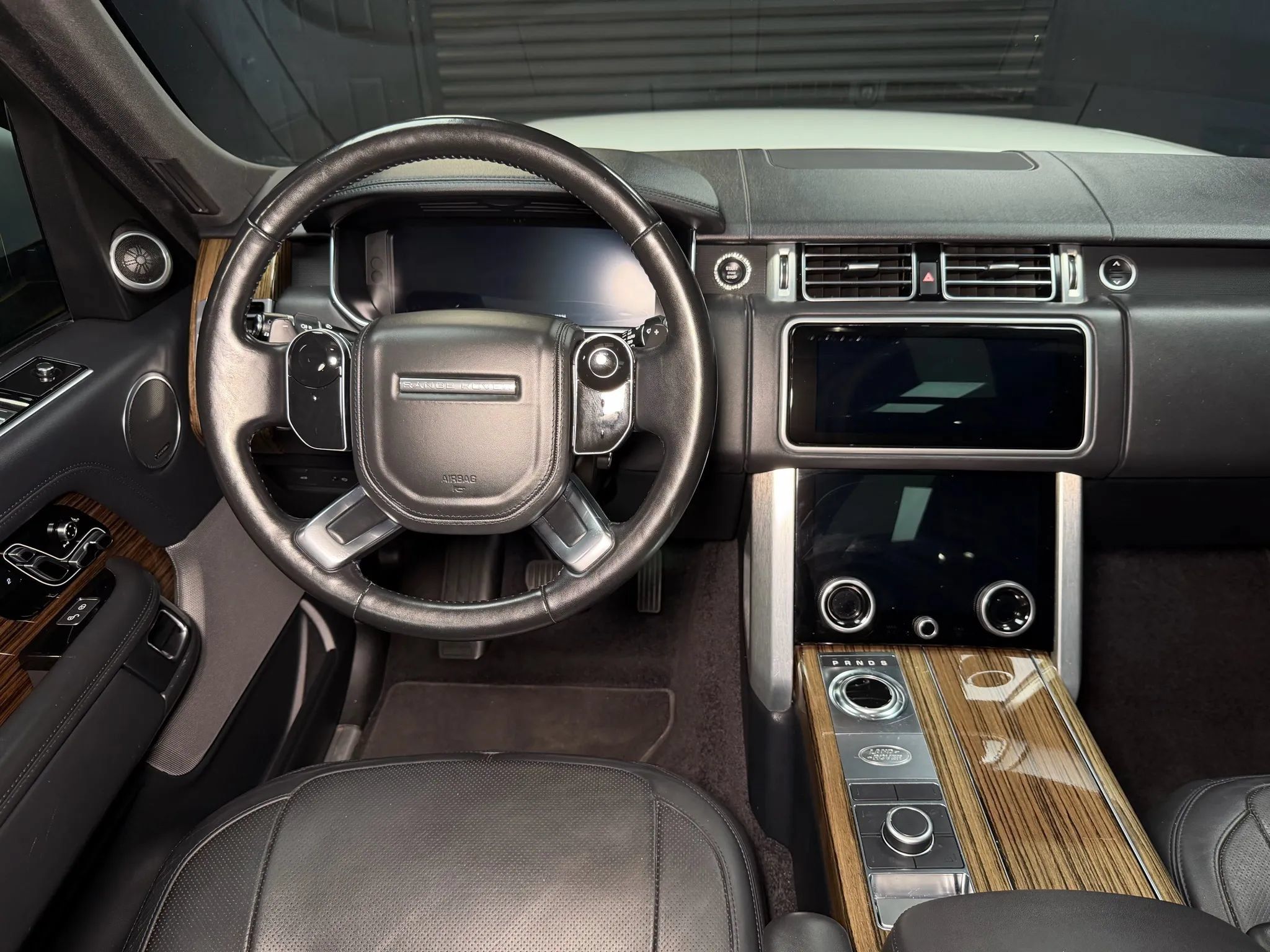 Used 2018 Land Rover Range Rover HSE AWD/4WD image 32