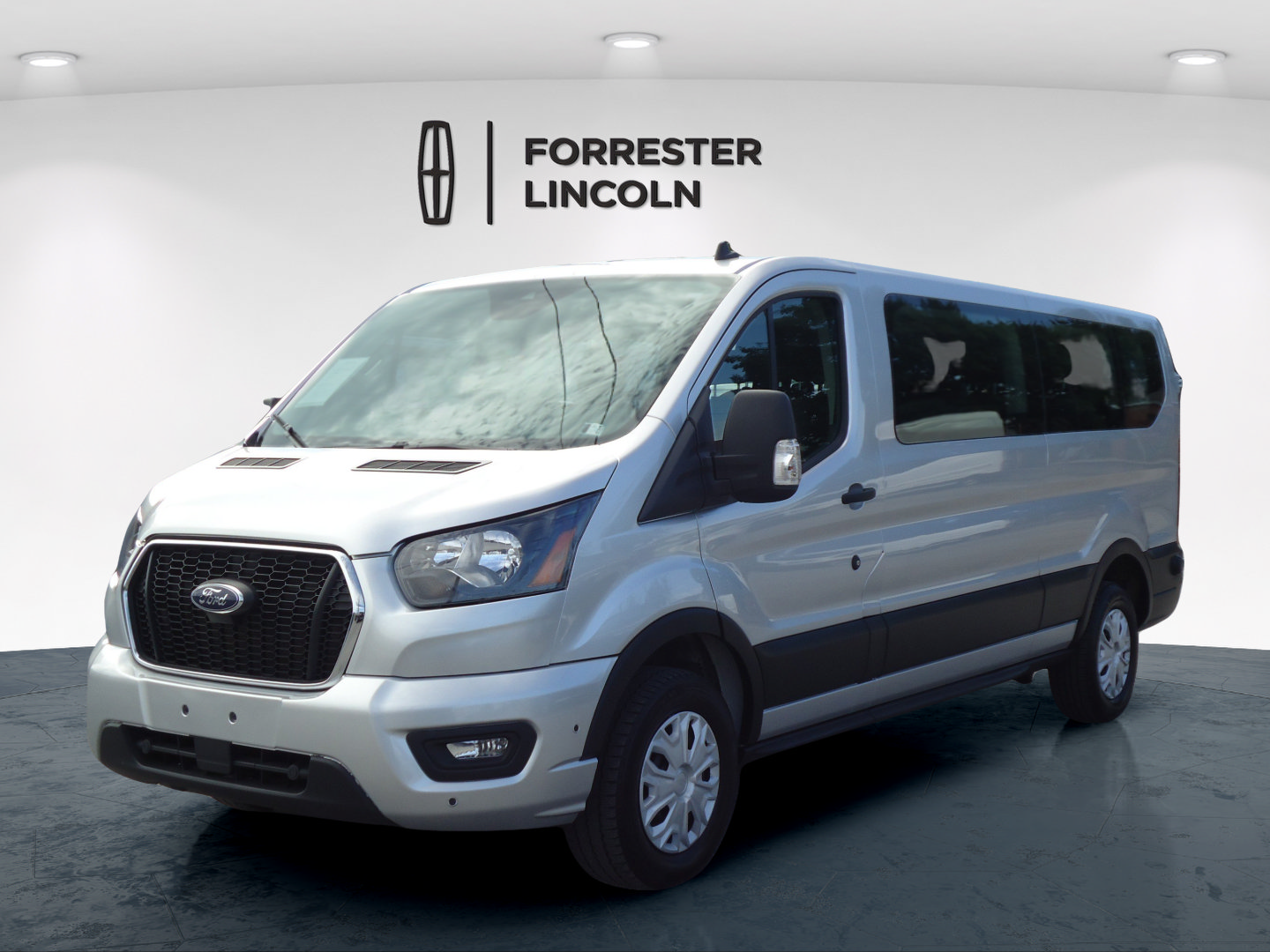 Used 2024 Ford Transit 350 XLT RWD image 7