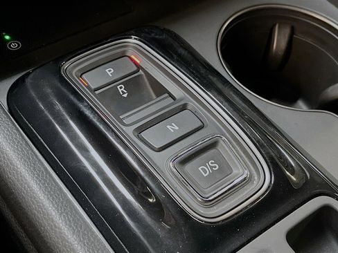 Used 2025 Honda Pilot TrailSport image 17