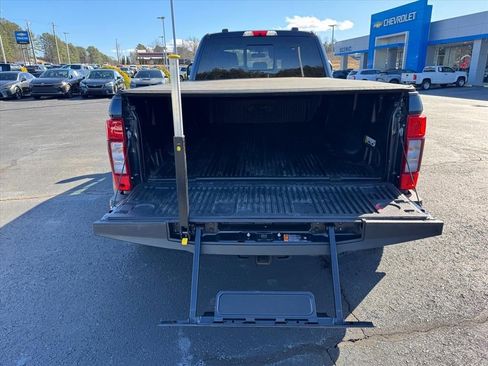 Used 2022 Ford F350 Lariat w/ Lariat Ultimate Package image 9
