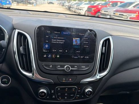 Used 2024 Chevrolet Equinox LT FWD image 17