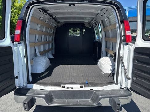 Used 2025 GMC Savana 2500 w/ Driver Convenience Package RWD image 10