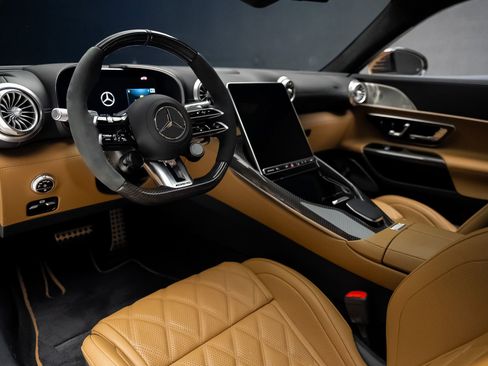 Used 2025 Mercedes-Benz AMG GT 63 image 2
