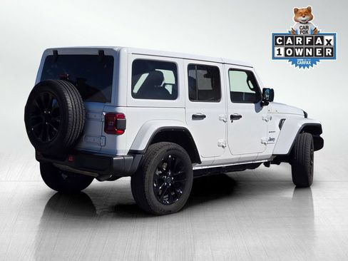 Used 2024 Jeep Wrangler Unlimited Sahara AWD/4WD image 4