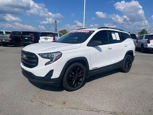 Used 2020 GMC Terrain SLE w/ Elevation Edition FWD image 3