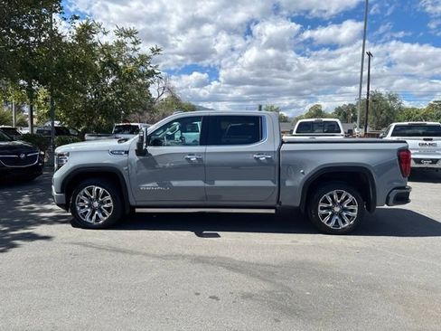 Used 2025 GMC Sierra 1500 Denali w/ Denali Reserve Package AWD/4WD image 5