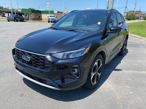 Certified 2023 Ford Escape ST-Line Select w/ Tech Pack #2 AWD/4WD image 3