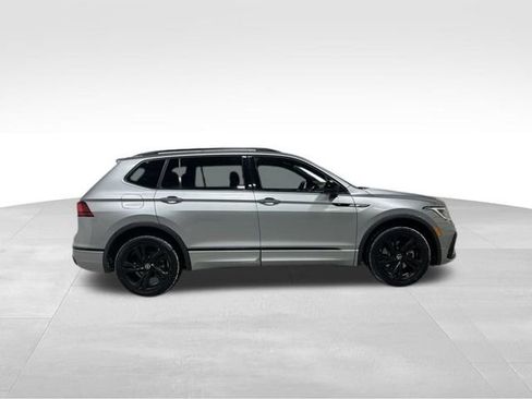 Certified 2023 Volkswagen Tiguan SE R-Line image 3