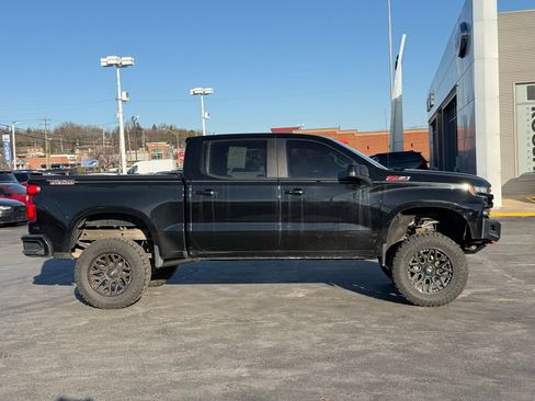 Used 2021 Chevrolet Silverado 1500 LT Trail Boss image 2