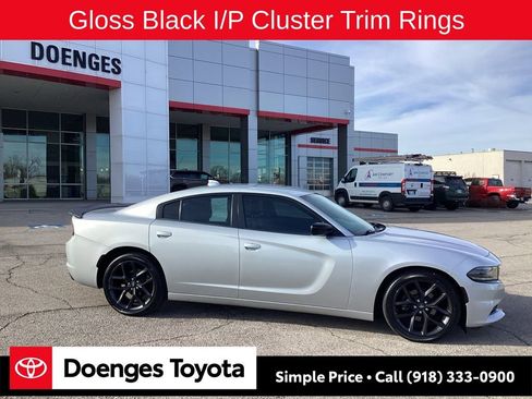 Used 2020 Dodge Charger SXT w/ Plus Group image 9