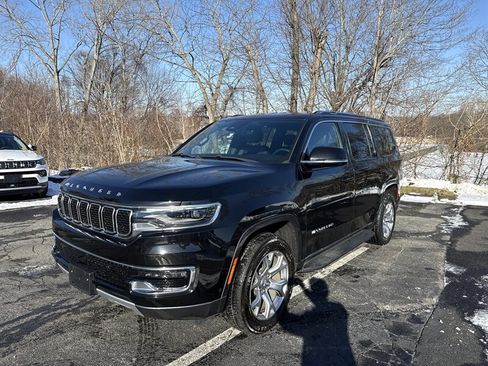 Used 2022 Jeep Wagoneer Series II image 1