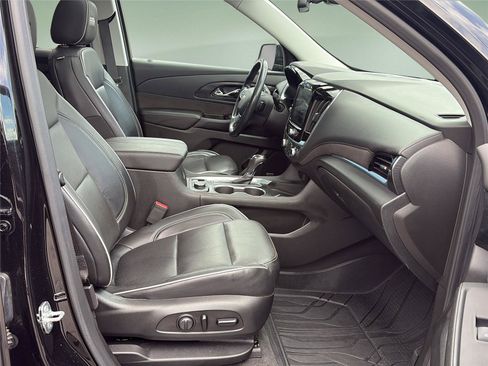 Used 2019 Chevrolet Traverse High Country AWD/4WD image 13