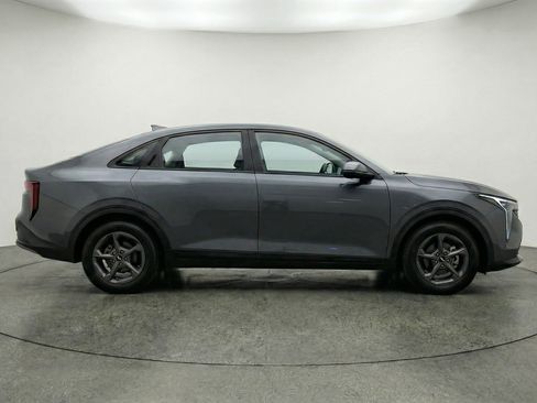 Used 2025 Kia K4 LXS image 11