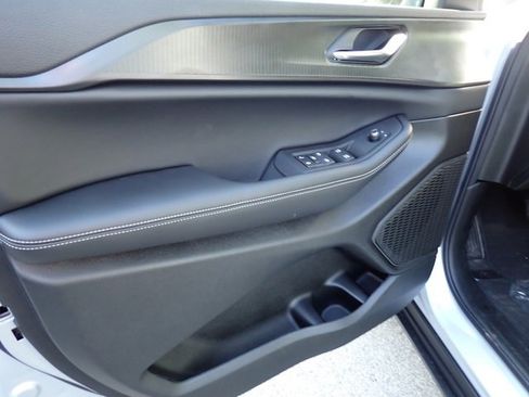 New 2025 Jeep Grand Cherokee Laredo X image 17