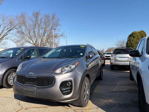 Used 2018 Kia Sportage EX image 11