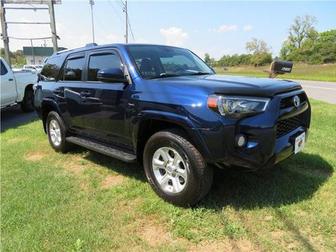 Used 2019 Toyota 4Runner SR5 AWD/4WD image 1