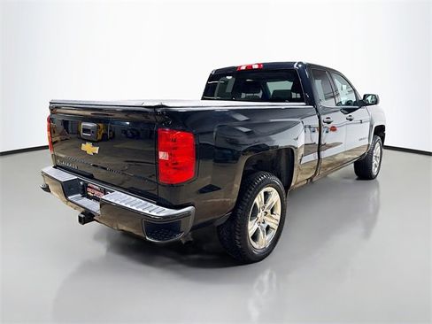 Used 2018 Chevrolet Silverado 1500 Custom w/ Custom Value Package image 7