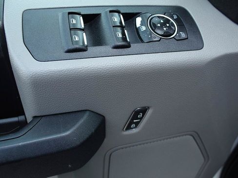Used 2018 Ford F150 XL w/ Equipment Group 101A Mid RWD image 19
