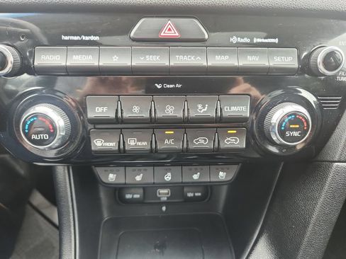 Certified 2021 Kia Sportage EX w/ EX Technology Package AWD/4WD image 24