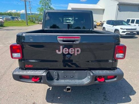 Used 2023 Jeep Gladiator Rubicon w/ Cold Weather Group AWD/4WD image 6