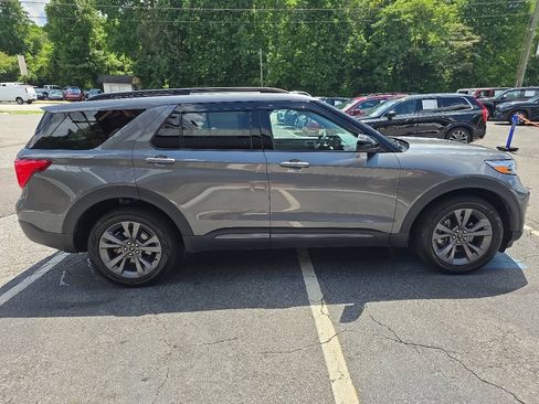 Used 2023 Ford Explorer XLT w/ Equipment Group 202A RWD image 7