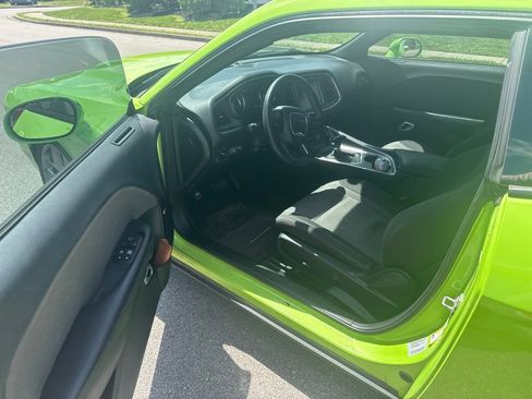Used 2015 Dodge Challenger R/T w/ Quick Order Package 28B R/T RWD image 5