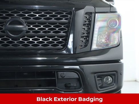Used 2019 Nissan Titan SL w/ Midnight Edition image 9