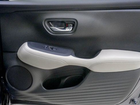 Certified 2024 Honda HR-V LX image 30